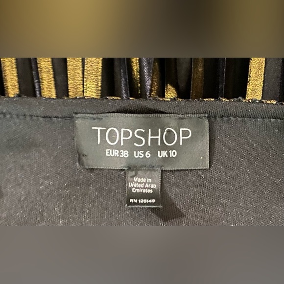 TopShop Black & Gold Accordion Pleat Romper. - Picture 8 of 8